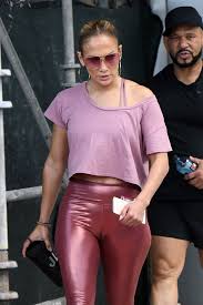 А редакция кино 24 решила. Dzhennifer Lopes 2021 Foto Dzhennifer Lopes I Maluma Na Oblozhke Billboard Wowone Ru Novinki Muzyki 2021