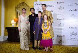 Trudeau and family relocated from montreal to ottawa's rockcliffe park neighbourhood shortly after he won the liberal leadership in 2013. Shah Rukh Khan Meets Canadian Prime Minister Justin Trudeau And Family In Mumbai Mumbai Mirror