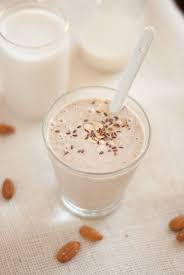 Banana Almond Smoothie Recette Delices Des Papilles Recettes De Smoothie Sains Beurre D Amande Et Boissons Saines