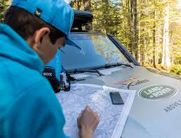 33 athleten aus aller welt werden den anspruchsvollen weg ins ziel nur zu fuß oder per gleitschirm zurücklegen. Land Rover Bereit Fur Das Alpenabenteuer Autosprintch