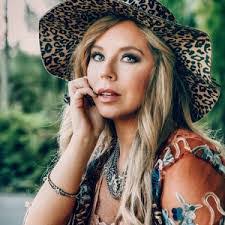 Tracy Andrus's Instagram, Twitter & Facebook