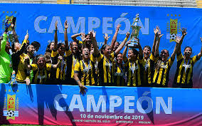The name peñarol comes from the peñarol neighbourhood on the outskirts of montevideo. Tenfield Com Penarol Clasico 3 1 Y Tricampeon Uruguayo