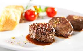 Rehmedaillons Mit Rotweinsauce Rezept Rezept Reh Rezept Rezepte Rehmedaillons