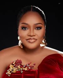 We should certainly count our blessings, but we should also make our  blessings count.” ... Neal Maxwell! Have a blissful week, fam! Heyyyy 👋  @mrkelsgh remember this 👗 💄 @didi_dear 💇🏽‍♀️ Haircode 📸  @dmichmultimedia