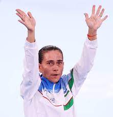 Sunisa lee, 18, can accomplish a ton for herself and her hmong heritage these games, even if she never comes close to unseating simone biles in the all. P3cq7kwcqxgyfm