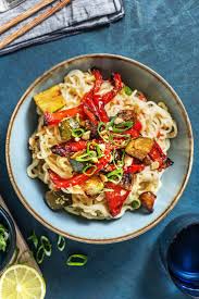 Mie Nudel Mit Zitronengras Kokosmilch Pilzen Paprika Und Ingwer Kreativ Kochen Exotische Rezepte Nudelpfanne Rezepte Gefullte Paprikaschoten