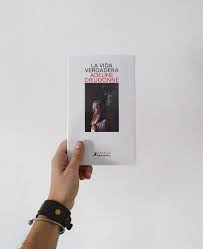 Descubrí los libros más vendidos del 2021 en nuestra tienda bajalibros. Resena La Vida Verdadera Adeline Dieudonne Mrwonderbook