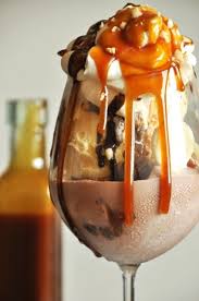 Trusted ice cream dessert recipes from betty crocker. The Best Ice Cream Sundae With Bourbon Caramel Sauce Crema Batida Casera Caramelos Caseros Recetas De Comida