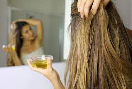 To make an aloe vera hair treatment for a dry and itchy scalp and to reduce dandruff, please do this: How To Get Rid Of Itchy Scalp Home Remedies Self Care