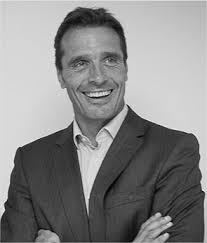 Aurillac. Ancien International de rugby, et qui a débuté au Stade  Aurillacois, qu'est devenu Sébastien Viars ?