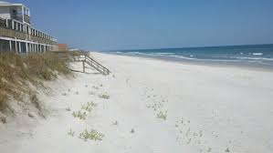 Looking Down The Beach Clean And Uncrowded Picture Of Sea Vista Motel Topsail Beach Tripadvisor