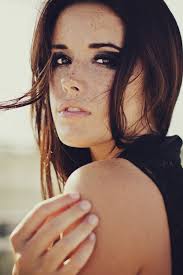 Hanna Russell's Instagram, Twitter & Facebook