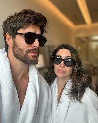 Maria Bateman's Instagram, Twitter & Facebook