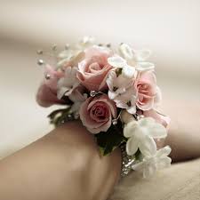 Elite flowers and gifts inc is a member of the nationwide network of trusted ftd florists and can help you send a thoughtful gift across the country when you can't be. Ftd Pure Grace Wrist Corsage In Peoria Az Exclusive Flowers And Gifts Llc
