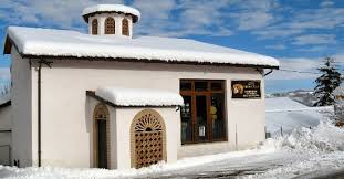 Oggi nevica, do una scrollata alla neve che si è accumulata sul tetto della macchina apro il portone e parcheggio nel garage che. Parmigiano Da Urlo Recensioni Su Caseificio Roncoscaglia Sestola Tripadvisor