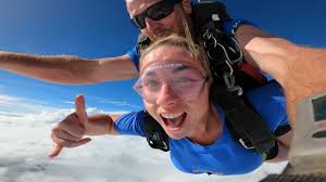 I jumped out of a f**king plane 🤯🤯🤯🤯 I cannot even put into words what  this felt like🥹 genuinely was so emotional, so overwhelming and just  absolutely unbelievable 😭🪂😍 sending slide for