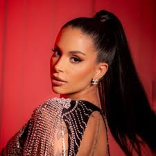 Danielle Correia✨🤞🏼 (@DaniCcorreia)