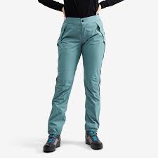 While our jackets come in many different shapes, they're all made with premium fabrics. Damen Soft Und Hardshell Hosen Revolutionrace