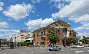 Thus certain trains serve at montparnasse station and this station simultaneously, although it is not permitted to use the tgv to travel between those two stations. Bahnhof Massy Palaiseau Wikipedia