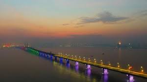 Berikut adalah daftar 10 jembatan terpanjang dunia : 7 Fakta Jembatan Terpanjang Di Dunia Dari Jumlah Beton Yang Dibutuhkan Hingga Pekerja Yang Tewas Tribun Travel