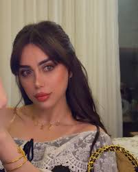 Photo by Mari Ali (@mar_ali9900) · December 7, 2021