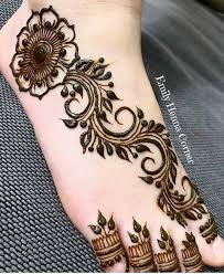 Simple Tattoo With Meaning Beginnertattoodesign Henna Designs Feet Mehndi Designs Feet Leg Henna Designs