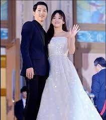 Majlis yang dihadiri oleh keluarga serta rakan rapat pasangan berkenaan itu telah berlangsung dengan meriah bertempat hotel the shilla, seoul, korea selatan. Hero Heroin Descendants Of The Sun Song Joong Ki Dan Song Hye Kyo Bakal Berkahwin Oktober Ini Kisah Dunia