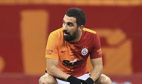 Bu yıllık ücretin 2 milyon euro'sunu bir inşaat şirketi verecek. Galatasaray Da Arda Turan Konustu Camia Tff Yi Yerden Yere Vurdu