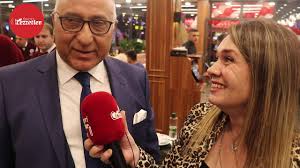 Bunların hepsi (muazzez ersoy hariç) müzik yaptığını sanıp suç işliyorlar. Gecmisten Gunumuze Lezzet Elcisi Sait Helvaci Youtube