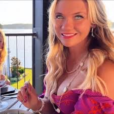 Melanie Conn Harrison (@melanie.conn.harrison) • Instagram photos and videos