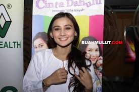 Sinopsis filem pada suatu cinta dahulu rasa tertekan zainal dengan alam perkahwinannya yang sekarang ini, mengigatkan beliau kembali tentang memori silamnya. Facebook