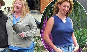 Nothing can stop whats to come with ann vandersteel,mel k & charlie ward. Ground Force S Charlie Dimmock Attacked By Cruel Trolls Daily Mail Online