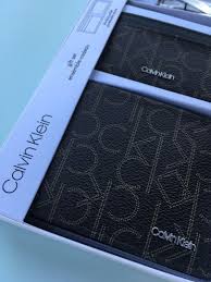 No merchant url found gift. Calvin Klein Ck Men S Wallet Gift Set Men S Fashion Watches Accessories Wallets Card Holders On Carousell