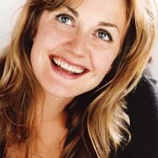 Eliza Bell (@elizabell79)