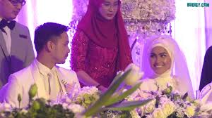Berita gembira itu telah dikongsi elfira menerusi akaun instagram beliau pada hari yang sama beliau bersalin. Majlis Resepsi Elfira Loy Faris 5 Januari 2019 Di Picc Putrajaya Youtube
