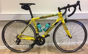 Team rynkeby får både kilometer og penge banken til børn med kritiske sygdomme, selvom de ikke kan cykle til paris. Den Forste Team Rynkeby Racer Er Netop Ankommet Til Danmark