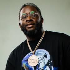 Brandy Caddell's Instagram, Twitter & Facebook