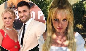Her fans are calling for her to be freed from her father as a result of the recent social media fame, britney spears' boyfriend sam asghari has come into the spotlight. Britney Spears Boyfriend Sam Asghari Leaps To Her Defense After Commenter Calls Her Posts Scary Daily Mail Online