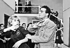 Το ξύλο βγήκε από τον παράδεισο. Posa 3ereis Apo A8anates Palies Ellhnikes Tainies Alithia Gr