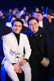 Đầu năm tú chúc anh chị có 1 năm mới vạn sự như ý ! Qxoczijtkrn44m