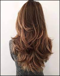 Lange Glatte Haare 15 Super Trendy Frisuren Die Sie Lieben Werden Gestufter Haarschnitt Haarschnitt Stufenschnitt Lange Haare