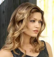 Visualizza altre idee su capelli, capelli alle spalle, acconciature. Tagli Di Capelli Mossi O Ricci Lunghi O Corti Lunghezza Spalla Galleria Fotografica 2011 Ma Guarda Un Po