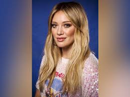 Hilary erhard duff was born on september 28, 1987 in houston, texas, to susan duff (née cobb) and robert erhard duff, a partner in convenience store. Hilary Duff Opens Up About Her Upcoming Series How I Met Your Father