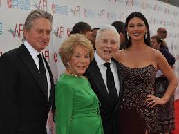 Privat schlägt das herz von schauspieler axel prahl für seine schöne ehefrau silja. Bafhwiqtjf7dsm