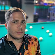 Is there a maximum length of cue allowed in professional billiards?