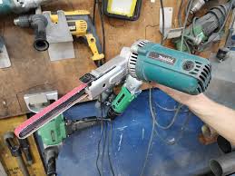 The retractable locking hood exposes the top of the sanding belt for use in a variety of applications. 10 Best File Belt Sanders Corded Vs Cordless 2021 Review