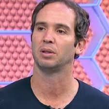 Comentarista esportivo da TV Globo tem salário penhorado por dívidas