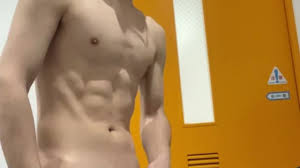 男子学生　顔出し　全裸になって腰振り変態巨根オナニー　筋肉もすごい　大量に射精　精液も撮影　素人　流出