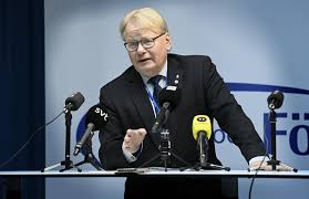 Magdalena andersson, nachdem sie die situation am samstag mit ihrer finnischen amtskollegin sanna marin besprochen hatte. Forsvarsminister Peter Hultqvist Angrepp Mot Sverige Kan Inte Uteslutas