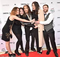 Последние твиты от chelsea tyler (@chelseattyler). Steven Tyler And His Children Pose With Pregnant Liv In New York Steven Tyler Mia Tyler Steven Tyler Children